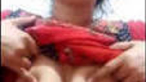 Paki girl showing breasts on video call