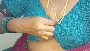 tamil aunt show boobs n pussy