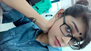 Hot Tamil Desi Indian Girl Miss Selfie Videos