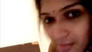 Cute indian randi sucking his client dick in the hotel