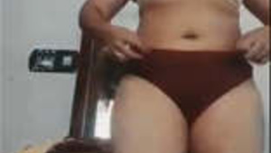 Mallu Bhabhi Shows Her Pussy Breasts