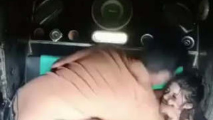 Tamil couple fucking in an auto Riskhaw