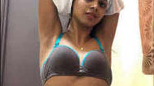 Very horny college girl mms vdos