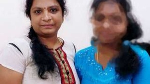 Desi Aldeia aunt fingering her pussy