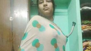 Desi Aldeia boudi bom bosy mostrar