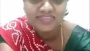 Tamil auntie excluding her saree