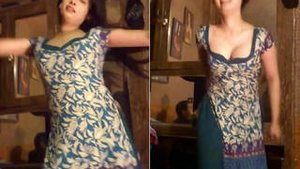 alisha jaan milf boob showing mujra