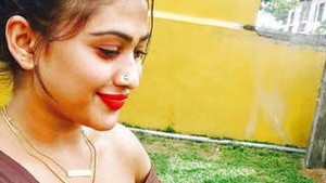Desi horny girl kissing sn in hotel