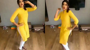 beautiful cat masturbates with fit figure dancing