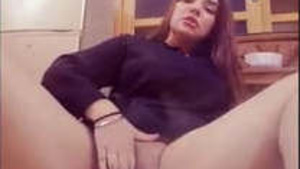Sexy Fingered Girl