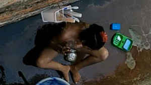 Desi indian girl bath secretly recorded by neighbor