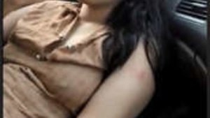 Desi Randi Bushra Nua Em carro