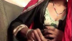 Horny Bhabhi Masturbating