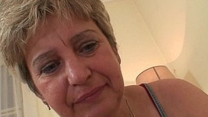 An older woman fucked her young son-in-law while the tongs went