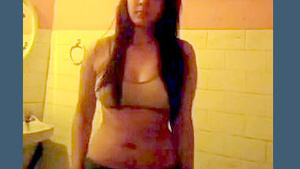 Desi Beautiful Horny webcam girl show her naked body on cam