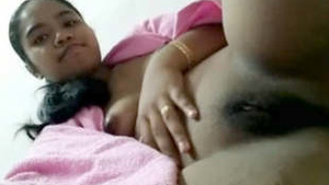 Desi Menina Showing