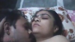 Finger play keepps Indian wife very busy and happy.