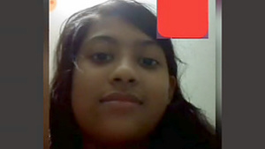 Pretty Indian girlfriend reveals her beauty on video call