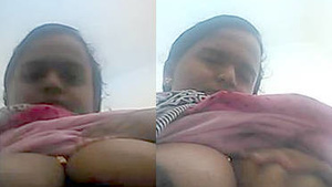 Mallu aunt’s humorous video with a hot navel show