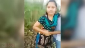 Sensational scandal: Sexy Desi beauty shares steamy outdoor kisses on MMS