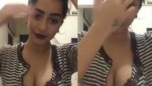 Pretty, hot and sensual cat Clevage interacts with fans.