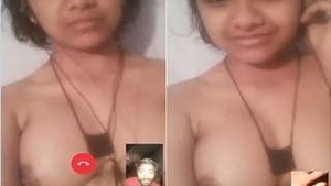 Hot Indian bhabhi showing her big boobs in a video call