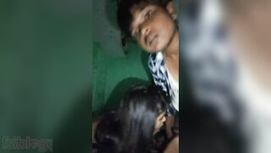 Hot Desi housewife's first sexual experience on live camera MMS
