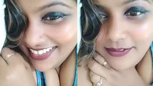Sexy chats with a cleavage show