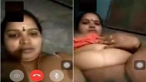 Horny housewife in Malabar seduces through video chat