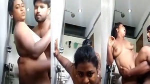 Desi couples’ XXX bathroom pleasures