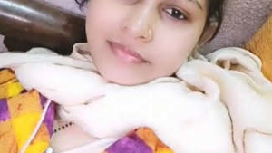 Hot Indian bhabhi on livecam, get some action