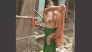 Outdoor bath for the Indian married woman