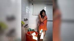Indian college girl in sex scandal in homemade video.