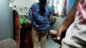 Making lunch in the kitchen, I tempted my step mother and had sex with her in Hindi audio in xxx video.