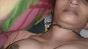 Bhabhi showcasing her body in a video call
