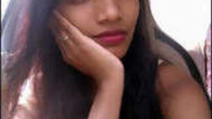 Pretty Indian girl in hot desi videos