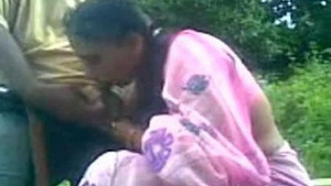Young aunt sucks outdoor park in India