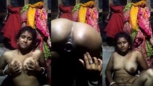 Young beauty unveils her sexy body and sends it to you by nude MMS