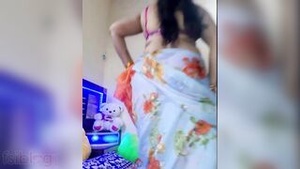 Boob show from a sexy livecam girl in action.