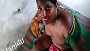 Kolkata sexvid: Maid gives blow job to her landlord