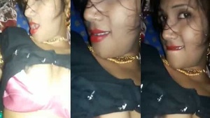 If you like the beauty of the mature Indian women then you will love this video, it is quite provocative.