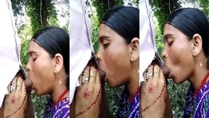 Hot video of village girl Dehati Bhabhi in action