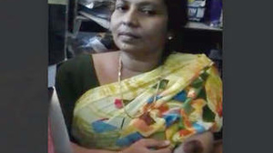 Marital boyfriend’s friend jerk off with bhabi in the shop