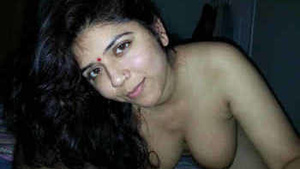 A housewife from Gujarat gives her husband a blowjob