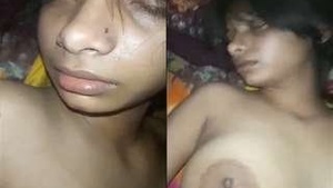 College girl’s nude photos and MMS videos with her pussy fingering and cock sucking in the Bathing lady