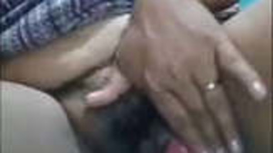 An Aunt finger herself while she is in the mall and she is horny.