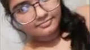Big bosomed Indian office girl exposes herself.