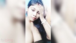 Pretty Marwari housewife showing her big chest to XXX camera