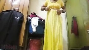 Housewife sends nude messages to her husband