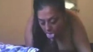 Married Delhi woman cheats and gives oral sex to her lover.